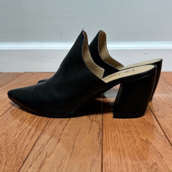 Neiman Marcus Pointed Toe Heeled Mule Black Leather Size 9 - Picture 1 of 11